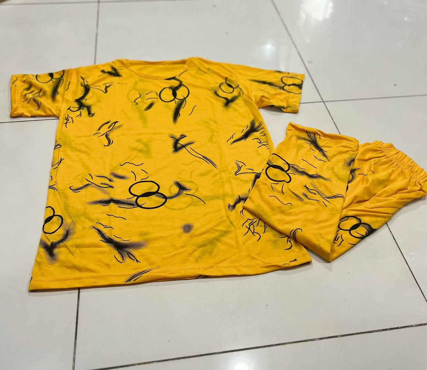 Yellow Black Circle Printed Capri PJ Nightsuit β Soft Jersey